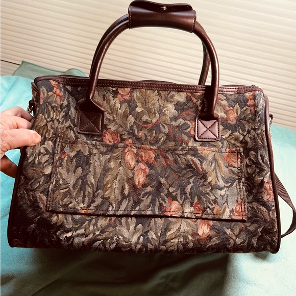 Final Price - VTG Carry-On: Makeup, Overnight, Gym, Hobby, Craft bag or handbag - Picture 2 of 16